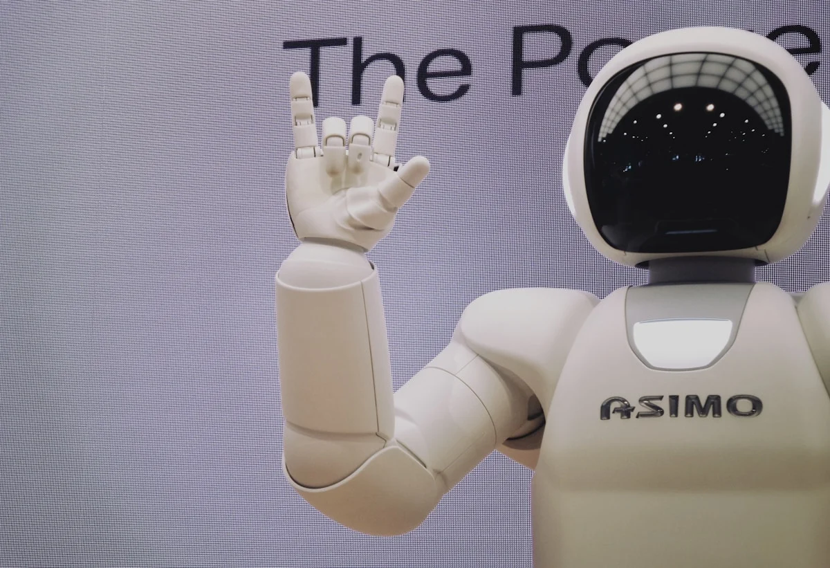 AI Avatars 2026 for Swiss Corporate Communications — Synthesia, HeyGen, D-ID, Hour One and Tavus orchestrated by INANNA